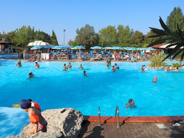 Large outdoor pool (added by manager 16 mar 2021)