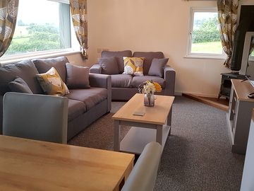 Relax in the light and airy sitting room (added by manager 11 jul 2021)