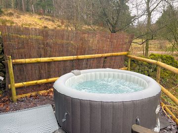 Lavender hot tub (added by manager 08 jun 2023)