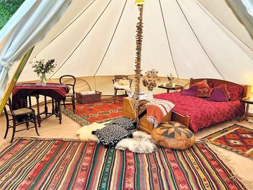 Deluxe bell tent interior (added by manager 30 jun 2022)