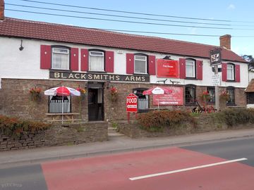 The front of the pub (added by david_t200651 11 sep 2018)