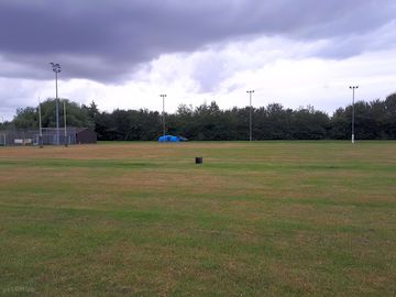 Pitched right at the far side of the rugby pitches (added by visitor 04 aug 2019)