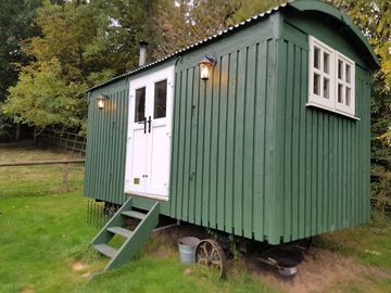 Lovely well maintained hut (added by visitor 11 oct 2016)