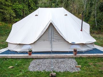Tent (added by manager 18 oct 2022)