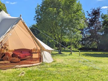 Deluxe bell tent exterior (added by manager 07 jul 2022)