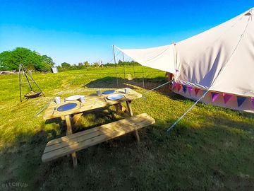 Bell tent with a picnic bench (added by manager 06 jul 2021)