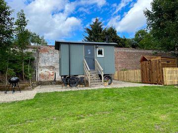 Shepherds hut (added by manager 15 aug 2021)