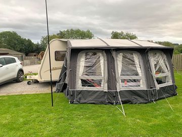 Lovely large pitch fully serviced (added by visitor 14 sep 2020)