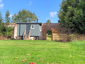View of shepherds hut (added by manager 15 aug 2021)