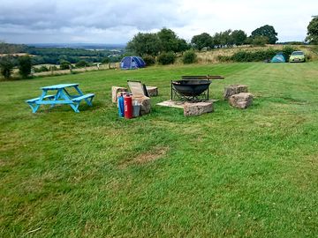 Fire-pit with picnic table (added by manager 08 jul 2023)