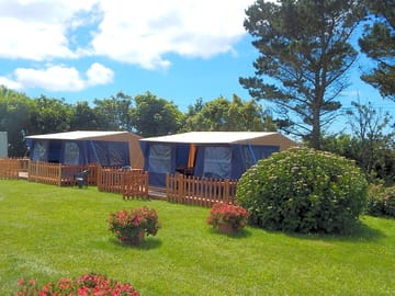 Pre-erected tents (added by manager 05 Jul 2016)