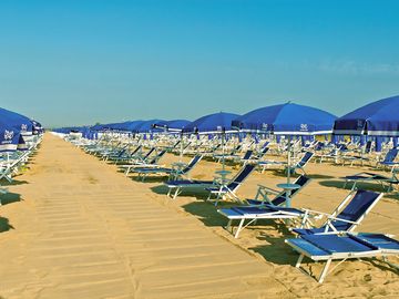 Relax on the beach (added by manager 18 Dec 2015)