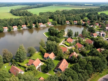 Aerial view of the site and the lake (added by manager 05 Jan 2016)