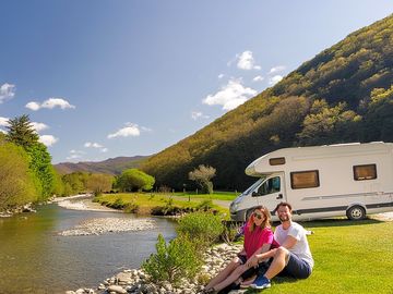 Camping pitches for Motorhomes and Caravans by the riverside