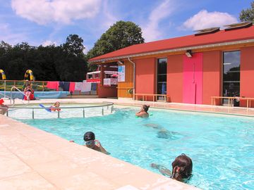 Outdoor pool (added by manager 18 Nov 2019)