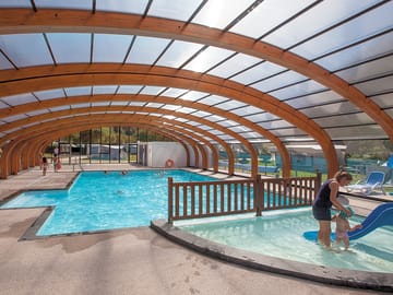 Covered swimming pool and paddling pool (added by manager 23 Sep 2015)