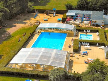 Swimming pool, play area and restaurant