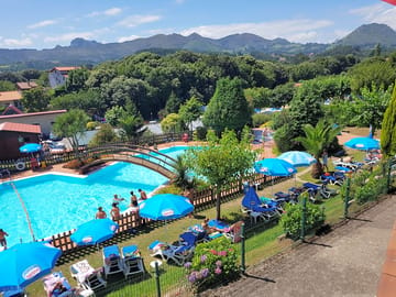 Outdoor pool with area for lazing in the sun (added by manager 03 May 2019)