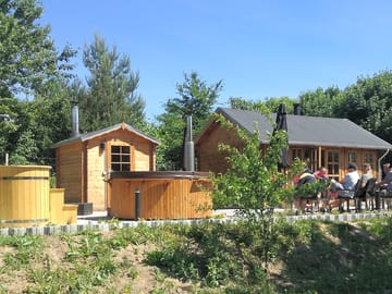 Relaxation area, with a sauna cabin, wilderness bath, cold water bath and outside shower (added by manager 11 Jun 2018)