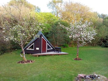 Sleepy hut between the apple trees (added by manager 14 Nov 2015)