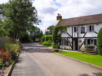 Traditional village pub (added by manager 01 Jul 2019)