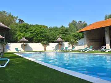 Outdoor pool (added by manager 06 Nov 2020)