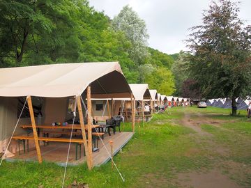 Safari tents set up (added by manager 27 Feb 2018)