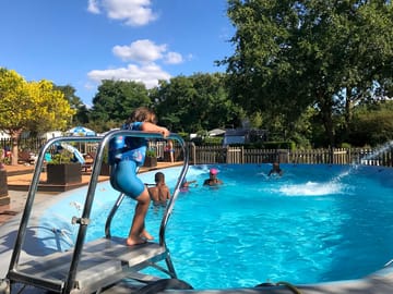 Outdoor swimming pool (added by manager 25 Nov 2018)