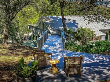 View from the garden deck to the cottage (added by manager 16 feb 2024)