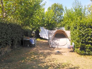 Corner pitch for extra privacy