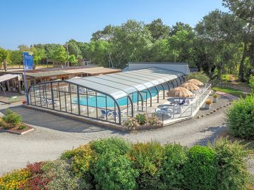 Pool and sun terrace