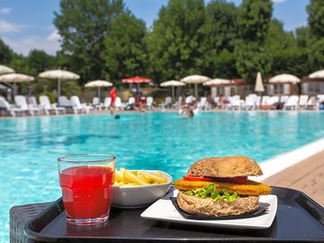 Snack in piscina