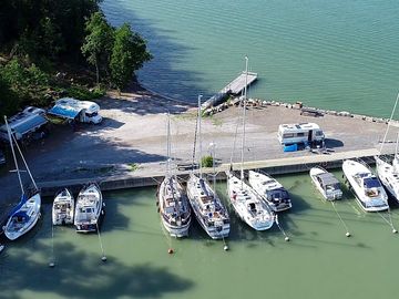 Caravans and tents can be placed in the guest harbour area