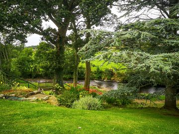 River flows through the site (added by manager 17 aug 2022)