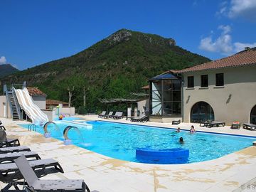 Pool and mountain views (added by manager 02 dec 2022)
