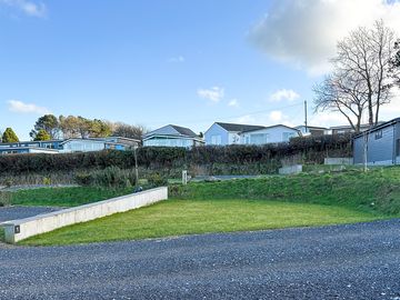 Spacious single grass pitch