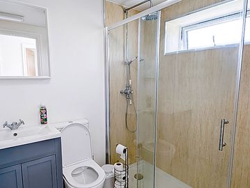Toilet & shower block
