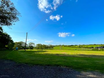 Non-electric grass pitch