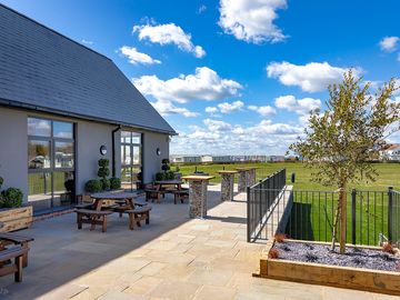 Restaurant outdoor seating