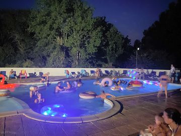 Pool by night (added by manager 14 dec 2023)