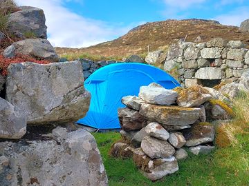 Sheltered tent pitch (added by manager 20 may 2023)