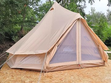 Bell tent (added by manager 27 oct 2020)