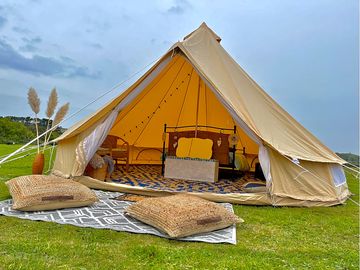Bell tent (added by manager 31 may 2022)
