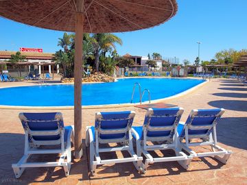Pool open from the first of june till end of september (added by manager 27 sep 2016)