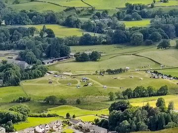 Campsite seen from the nearby winder hill (added by visitor 29 jun 2021)
