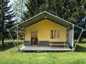 Xxl safari tent