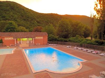 Swimming pool at sunset (added by manager 11 mar 2015)