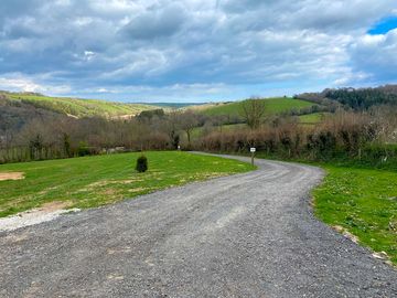 New road into campsite (added by manager 18 apr 2022)