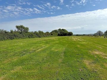 Non-electric grass and earth pitch