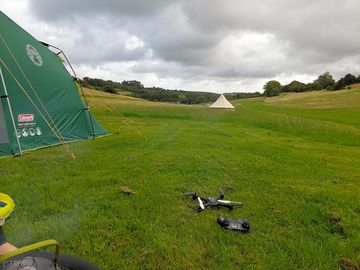 Huge distances between tents (added by visitor 26 aug 2023)